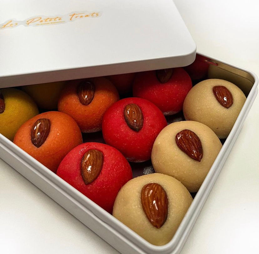 ALMOND EXOTIC FRUITS BALLS